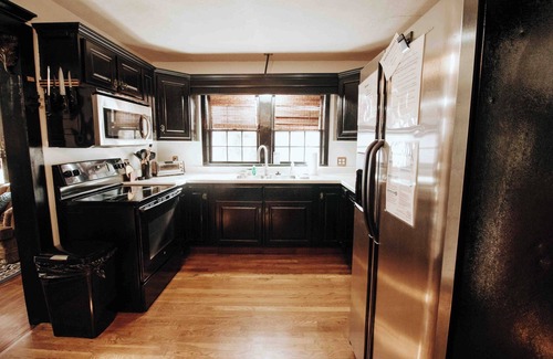 Sevierville Chalet De Esquí | Charming historic house with 3 Bedrooms. Minutes from Dollywood!