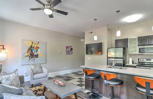 Asheville Condominio | Charming Historic King James Building Unit #5