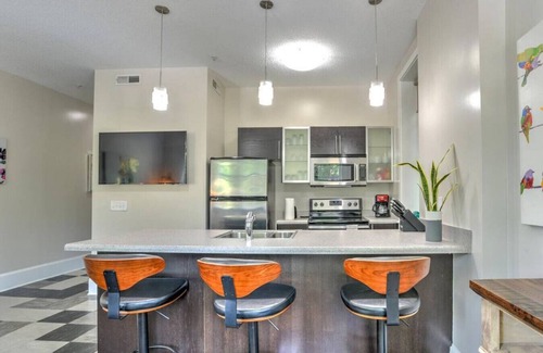 Asheville Condominio | Charming Historic King James Building Unit #5
