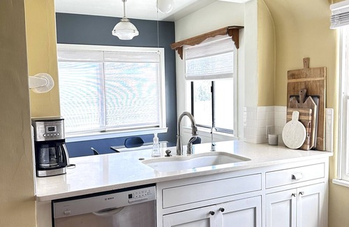Lompoc Casa | Charming Historic Lompoc Home. Central Coast Wine Country, Pet Friendly
