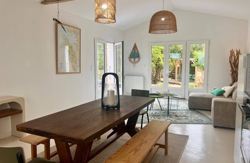 Le Chateau-d'Oleron Casa | Charming house with garden and beach access