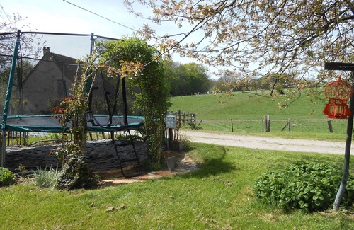 Saint-Georges-du-Rosay Casa | casa encantadora, granja cercana