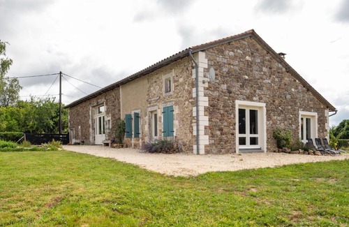 Rouzede Casa | Charming holiday home in Rouzède with a private, heated swimming pool