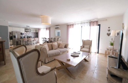 Arles Villa | Incantevole casa vacanze con piscina privata
