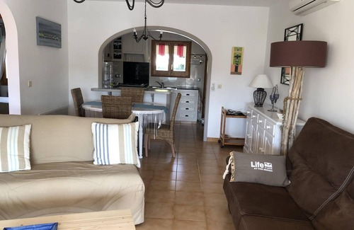 Bon Relax Casa | Casa con Piscina, A/A, BBQ, WiFi y Garaje en Sant Pere Pescador