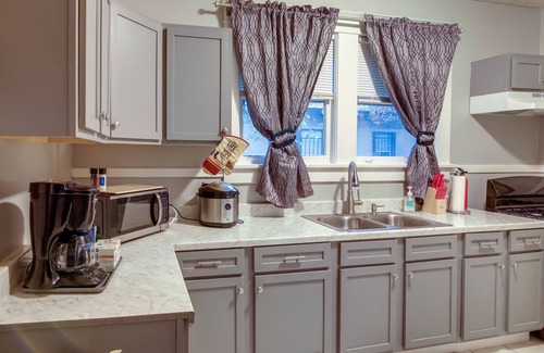Crosstown Cabaña | Charming Home: 2 Mi to Downtown Memphis & Zoo