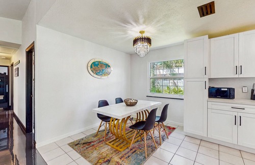 Ridge Wood Heights Casa | Charming home centrally located and family friendly, close to beaches and Gulf