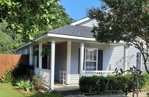 Apex Casa | Charming home-covered patio-fenced yard-comfy beds