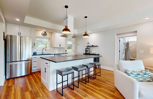 Pilot Mountain Casa | Charming home, dog friendly, with great location and mountain views