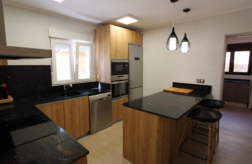 Costa Dorada Casa | Casa cerca del mar con piscina privada, aire opcional, wifi gratuito, mascotas y playas para perros
