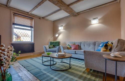 Ridgeway Apartamento | Charming Home for 10 - Perfect for Work & Leisure Stays