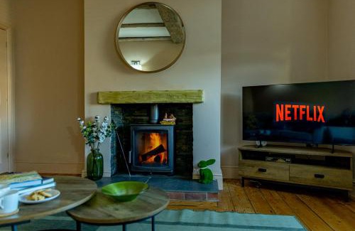 Ridgeway Apartamento | Charming Home for 10 - Perfect for Work & Leisure Stays