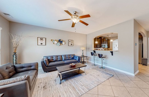 Port Wentworth Casa | Charming home in great location with fenced yard, AC, & W/D