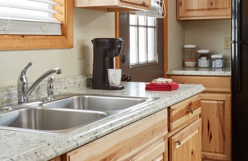 Hood Casa | Charming Home near Skyline Drive