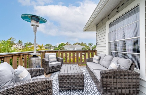 Bay Colony Casa | Charming Home Near Anna Maria Beach Pool+Games