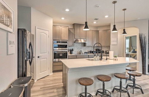 Vista Del Pueblo Casa | Charming Home Near Austin w/ Grill & Porch!