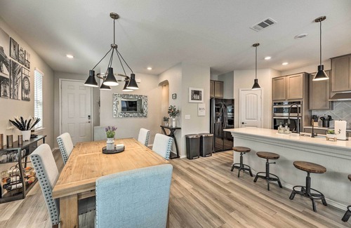 Vista Del Pueblo Casa | Charming Home Near Austin w/ Grill & Porch!