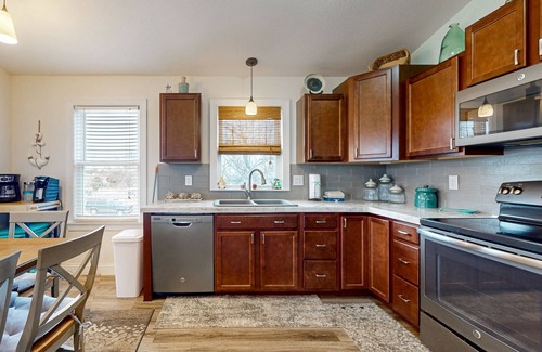 Nags Head Casa | Charming Home Near the Beach with Community Pool