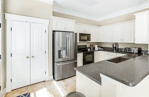Dixon Park Casa | Charming Home on Quiet Street with Yard and Garage Parking by Lucky Savannah