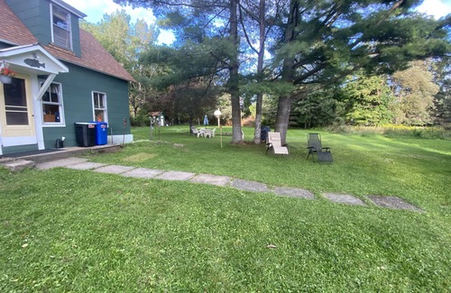 Rangeley Casa | Charming home quick walk to beach and shops
