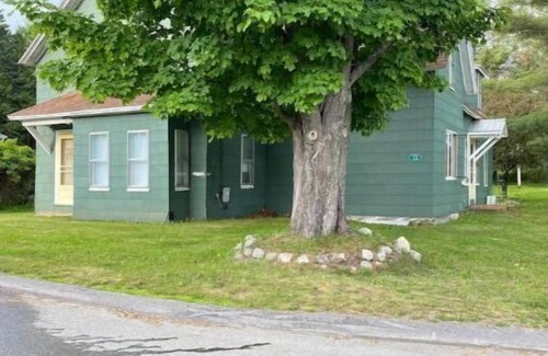 Rangeley Casa | Charming home quick walk to beach and shops