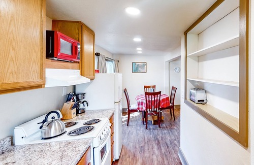 Springfield Casa | Charming Home w/ Fast WiFi, a Private Washer/Dryer, & Two Kitchens