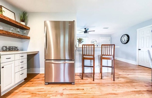 Wilmington Casa | Charming Home w/ King Beds, Fire Pit+Table Tennis