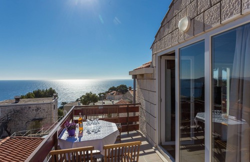 Montovjerna Apartamento | Encantadora casa con una hermosa vista al mar