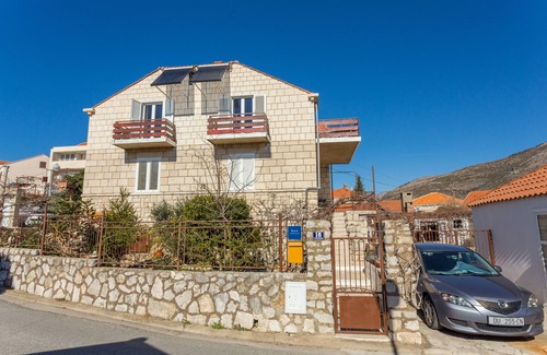 Montovjerna Apartamento | Encantadora casa con una hermosa vista al mar