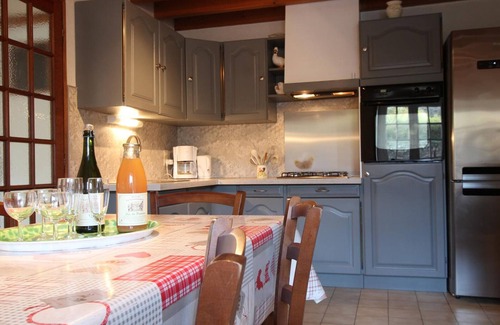 Flamanville Cabaña | Casa acogedora con terraza cerca de la playa de Sciotot, ideal para familias y mascotas
