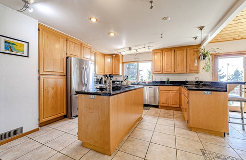 Fortuna Casa | Charming home with game room, full kitchen, washer/dryer, & patio - dog-friendly