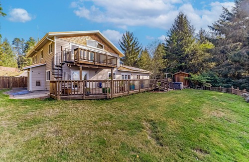Fortuna Casa | Charming home with game room, full kitchen, washer/dryer, & patio - dog-friendly