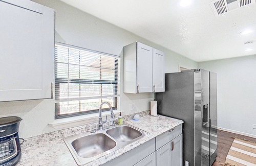 Blanco Cabina | Charming home with grill, full kitchen, central AC, & W/D