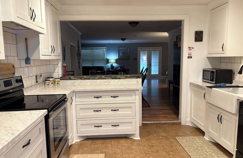 Lake Charles Casa | Charming home with Oak Tree lined streets in the heart of Lake Charles.
