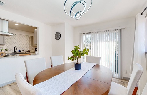Shearer Hills - Ridgeview Casa | Charming home with grill & outdoor hangout - close to River Walk