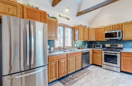 Eastham Casa | Charming home with WiFi, gazebo, deck, gas grill, & great location - dogs OK
