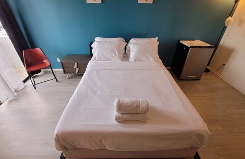 Pico - Robertson Apartamento | Charming Hotel Style Unit in Beverly Hills with AC + WiFi