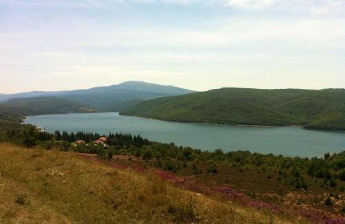 Villasur de Herreros Casa | Charming House in Villasur de Herreros with Lake View