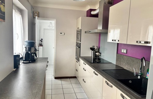 Cournon-dʼAuvergne Casa | Charming house with swimming pool