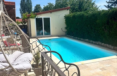 Cournon-dʼAuvergne Casa | Charming house with swimming pool