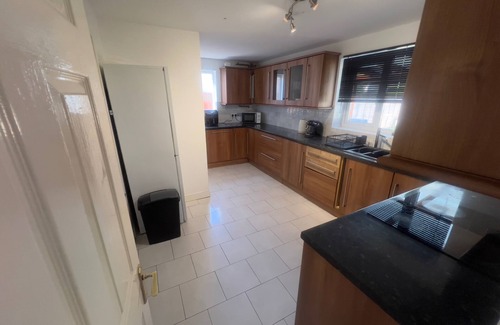 Dunstable Casa | Charming Houghton Regis House with 4 Bedrooms