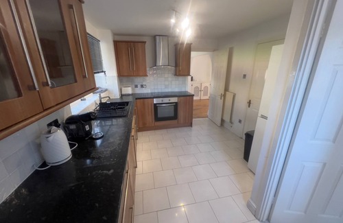 Dunstable Casa | Charming Houghton Regis House with 4 Bedrooms