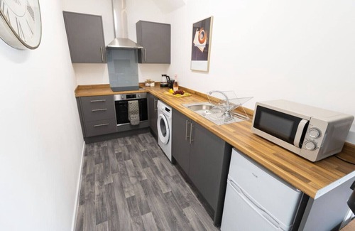 Redcar Casa | Charming House 3 minute's walk to the beach Free Parking Smart TV Wifi