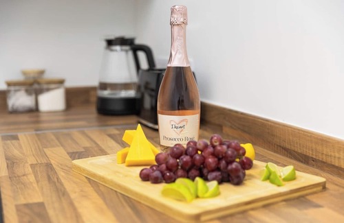 Redcar Casa | Charming House 3 minute's walk to the beach Free Parking Smart TV Wifi