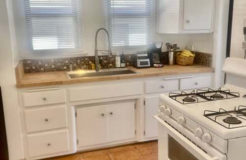 Northwest San Pedro Casa | Charming House by Averill Park, Palos Verdes, Beach, Highway Quiet Neighborhood