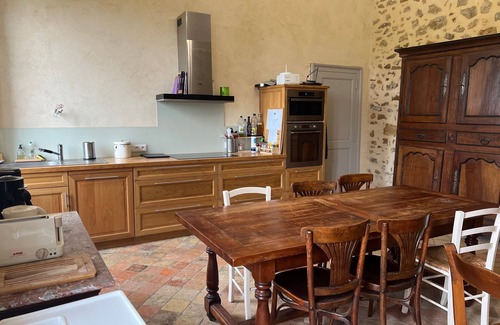 Montbron Casa | Encantadora casa para 24 personas.