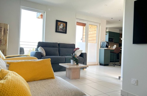 Neuvecelle Casa | Encantadora casa en Évian con terraza y parking
