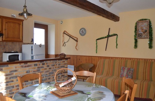 Saint-Plantaire Cabaña | Casa acogedora con jardín sombreado, juegos para niños y terreno de petanca, cerca del lago Éguzon