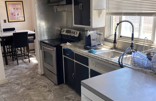 Detroit Casa | Charming house in amazing Detroit with WiFi, AC