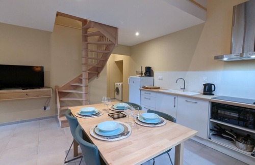 Angouleme Cabaña | Casa acogedora con patio privado en el centro de Angulema, cerca de transporte y parques